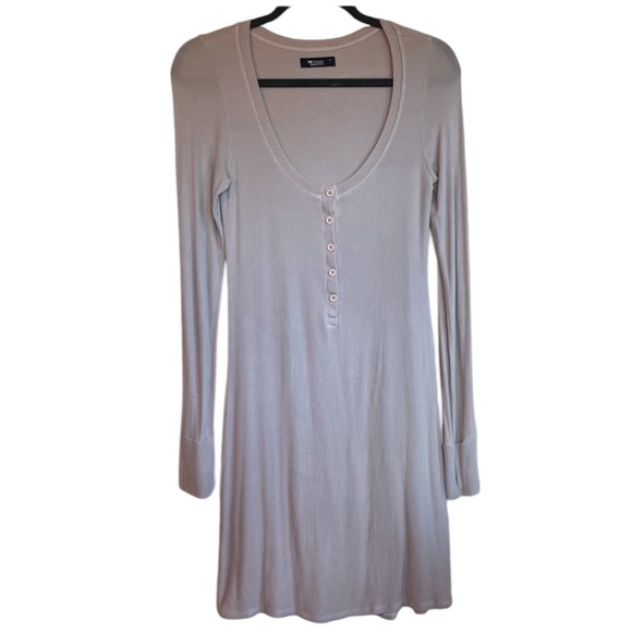 Michael Lauren Longsleeve T-shirt Dress in Taupe Henley Ribbed - Picture 1 of 4